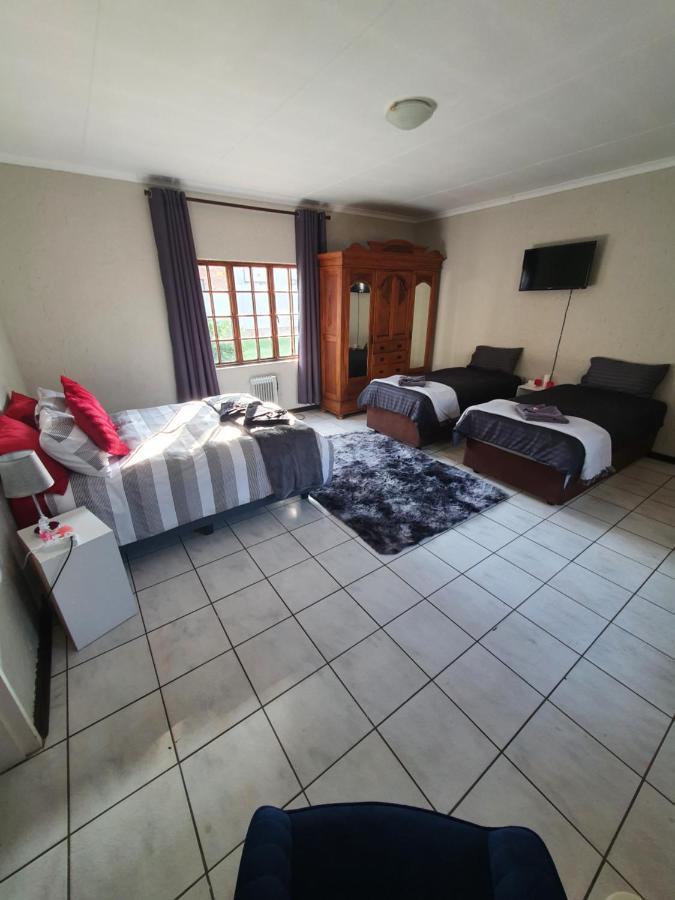 Life Tours & Accommodation Boksburg Exterior foto