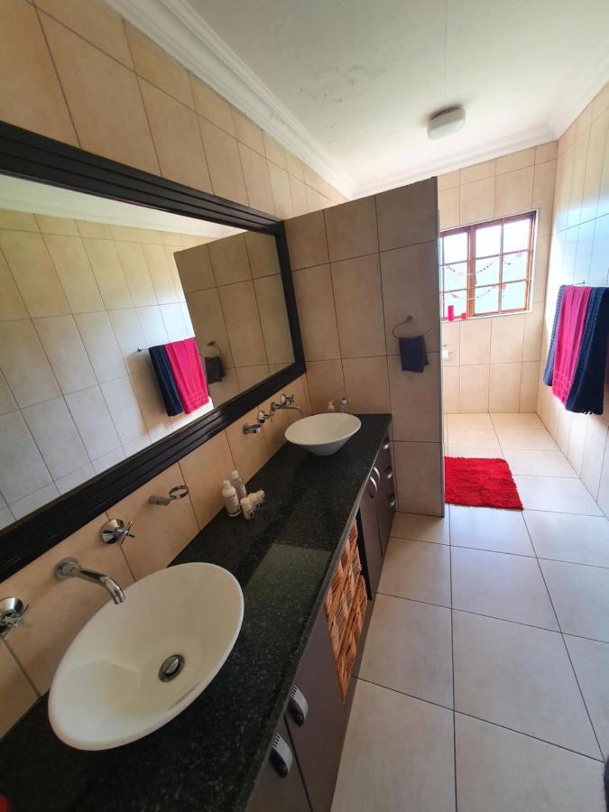 Life Tours & Accommodation Boksburg Exterior foto